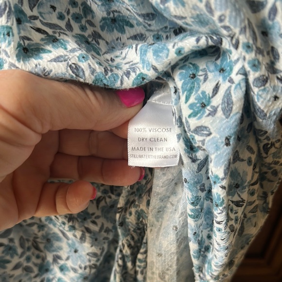 STILLWATER Chic Blue and White Floral Midi Dress with Plunging Neckline - Picture 12 of 12